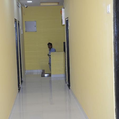 The United Hotel Mumbai Exterior photo